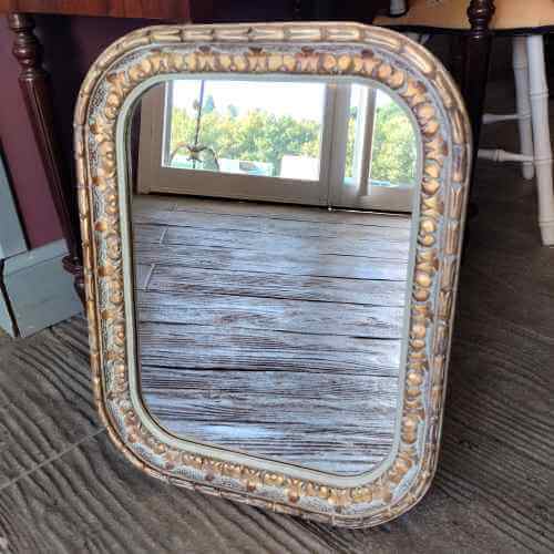 ESPEJO DE PARED DORADO